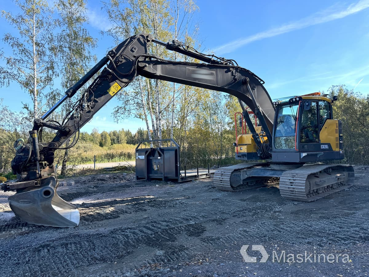 Гусеничный экскаватор Grävmaskin Volvo ECR235EL: фото 1