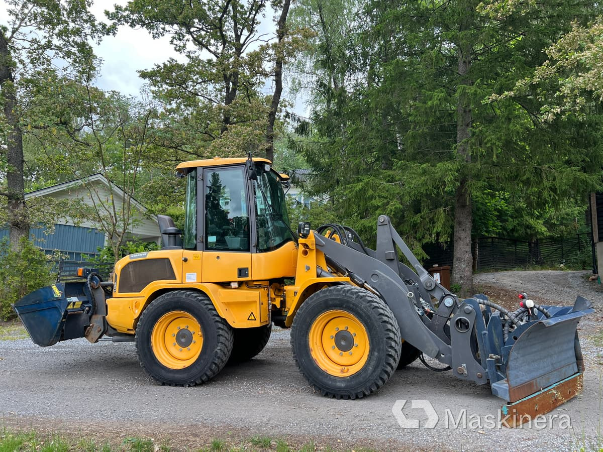 Hjullastare Volvo L35G med tillbehör - Колёсный погрузчик: фото 4 Hjullastare Volvo L35G med tillbehör - Колёсный погрузчик: фото 4