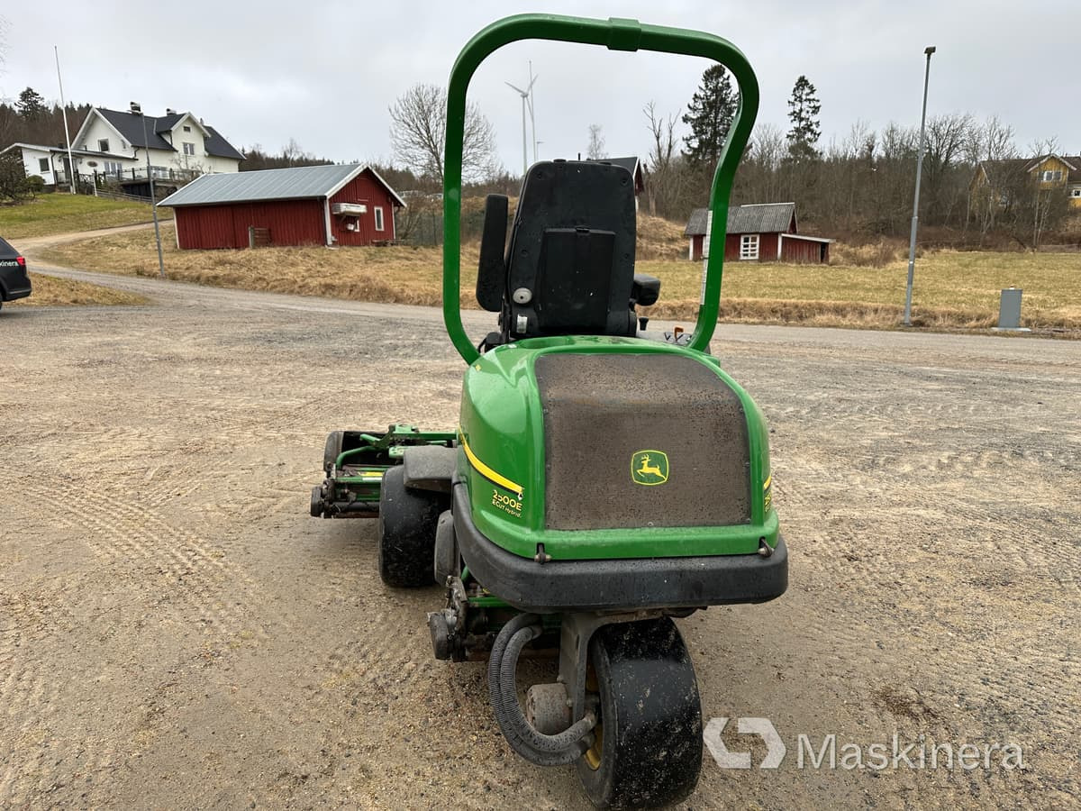 John Deere 2500E E-Cut Hybrid Greenklippare - Газонокосилка: фото 5 John Deere 2500E E-Cut Hybrid Greenklippare - Газонокосилка: фото 5