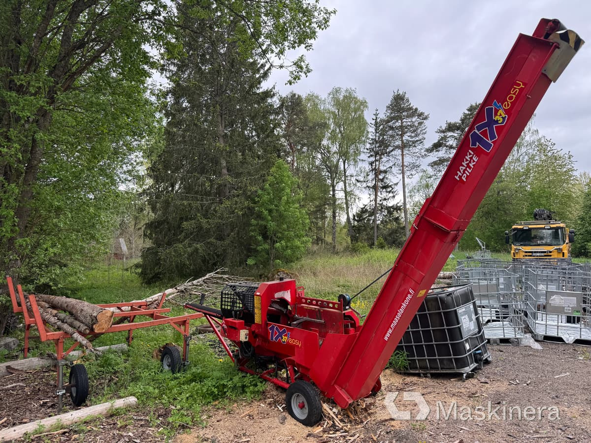 Vedmaskin Hakki Pilke 1X37 med stockbord - Лесозаготовительная техника: фото 1 Vedmaskin Hakki Pilke 1X37 med stockbord - Лесозаготовительная техника: фото 1