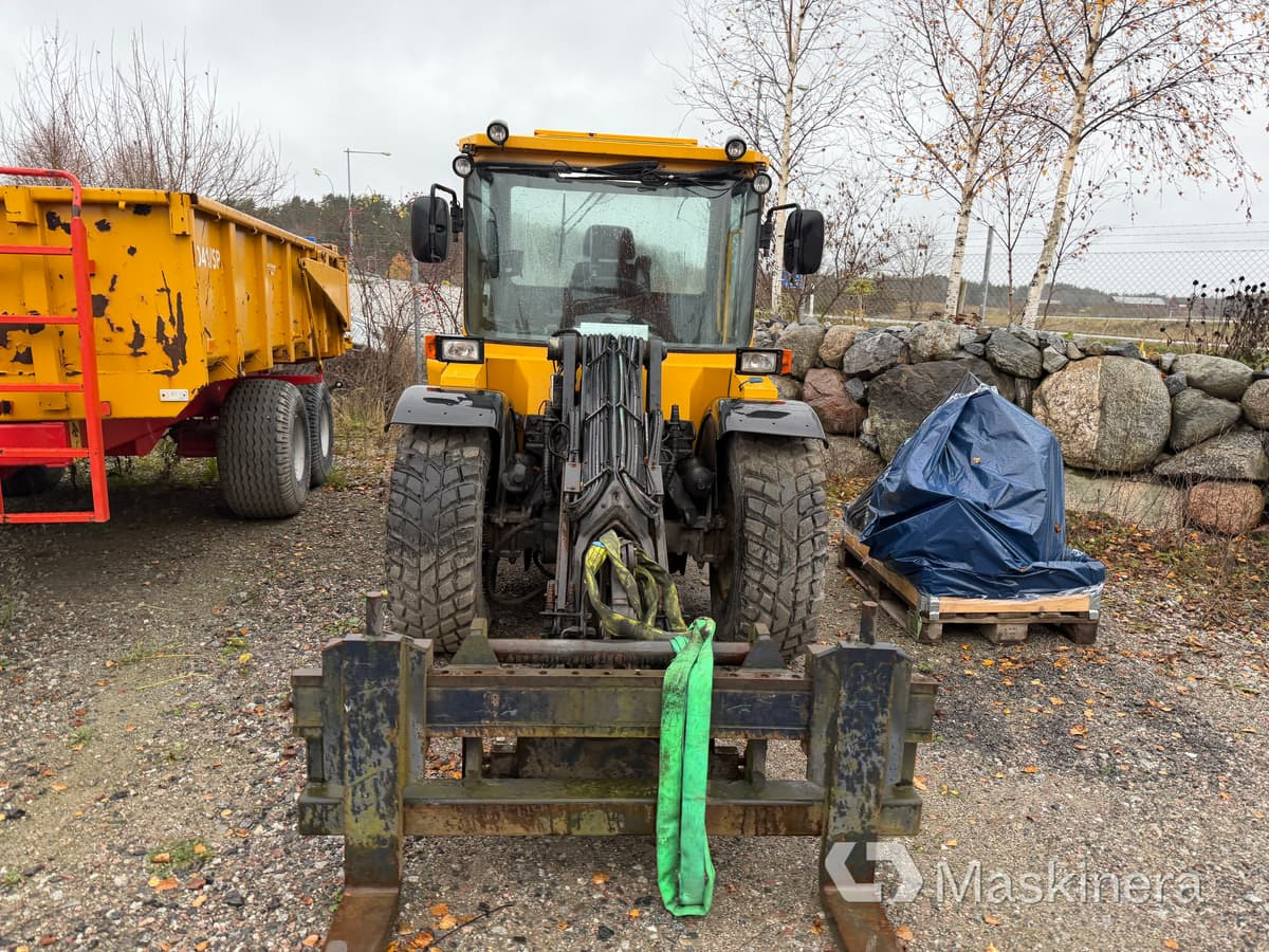 Redskapsbärare Lundberg 4200 LS Teleskop (Repobjekt) - Колёсный погрузчик: фото 3 Redskapsbärare Lundberg 4200 LS Teleskop (Repobjekt) - Колёсный погрузчик: фото 3