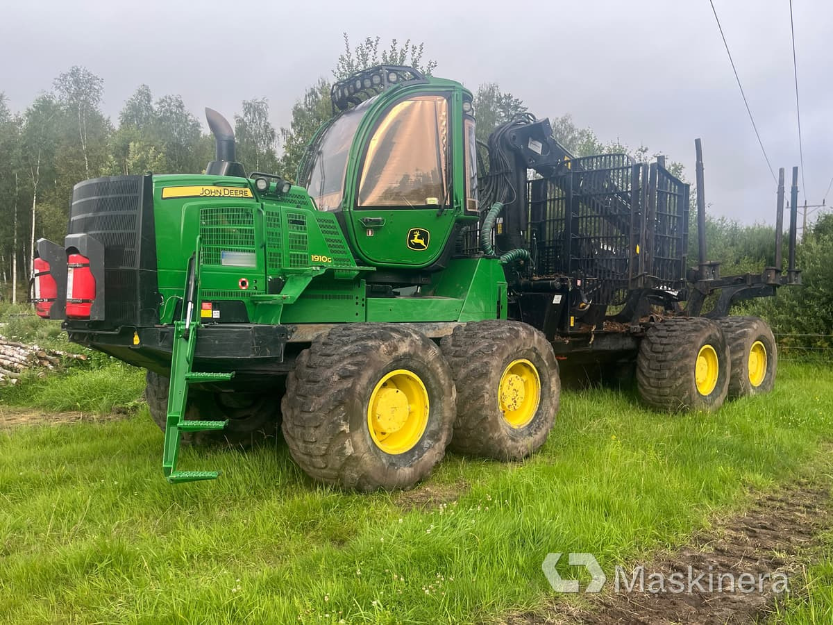Skotare John Deere 1910G - Форвардер: фото 1 Skotare John Deere 1910G - Форвардер: фото 1