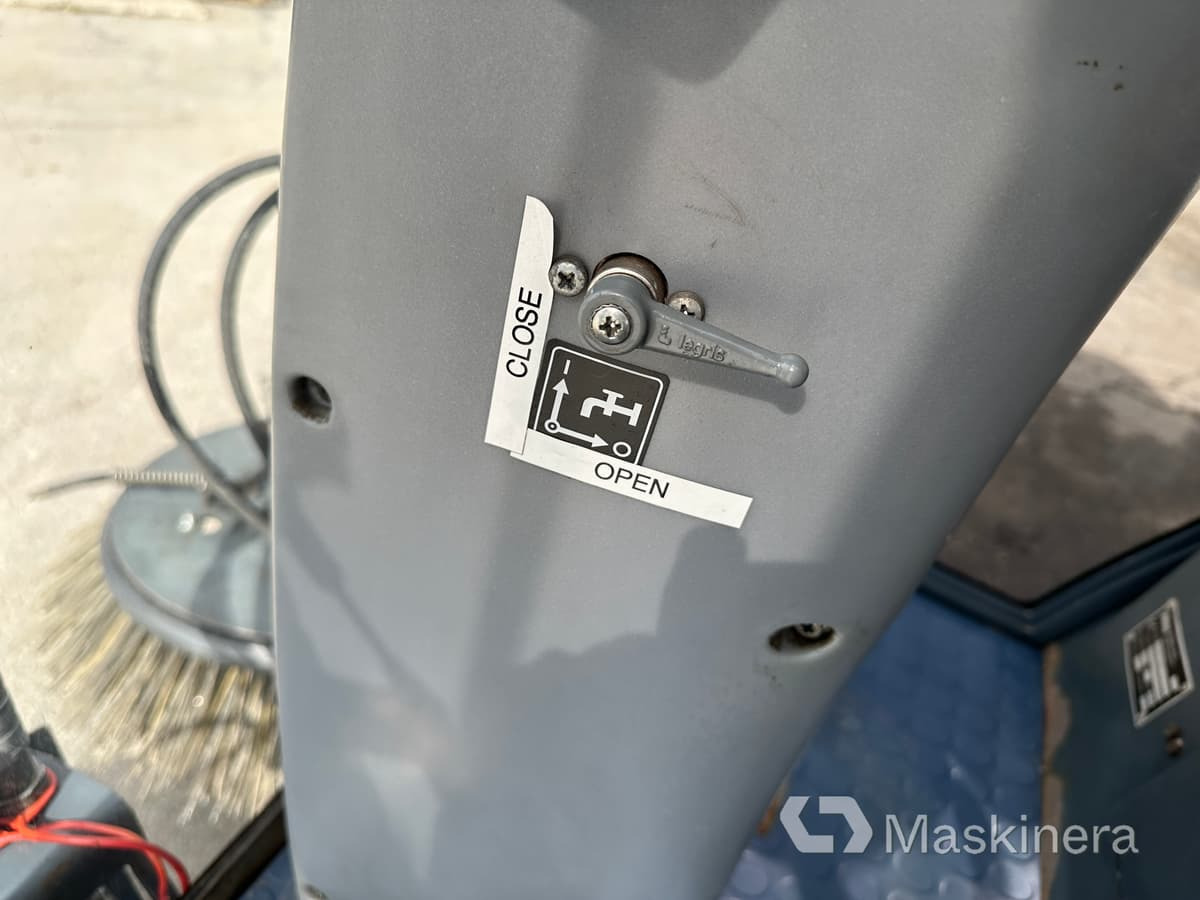 Подметально-уборочная машина Sopmaskin Hako Citymaster 1200: фото 50