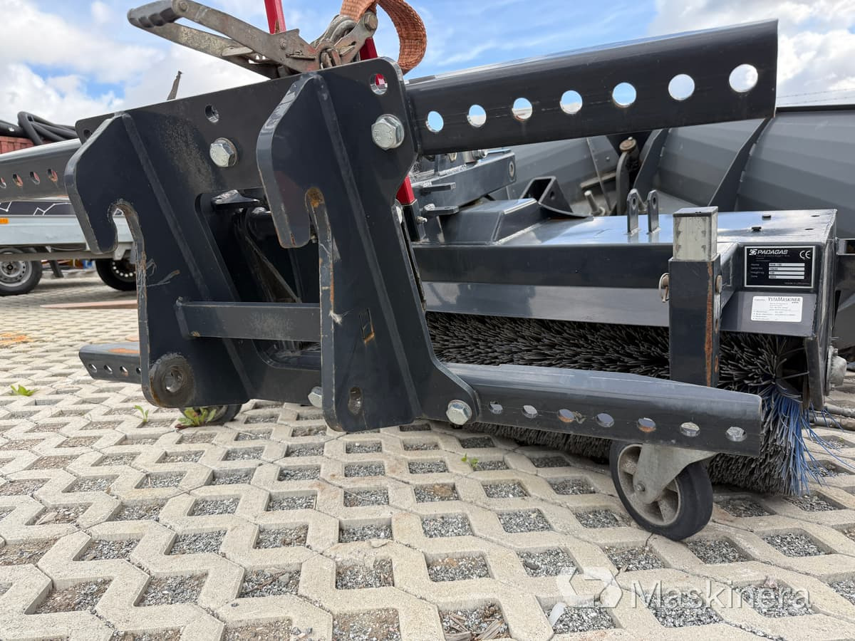 Sopvals Padagas FKM 150 - Подметально-уборочная машина: фото 3 Sopvals Padagas FKM 150 - Подметально-уборочная машина: фото 3