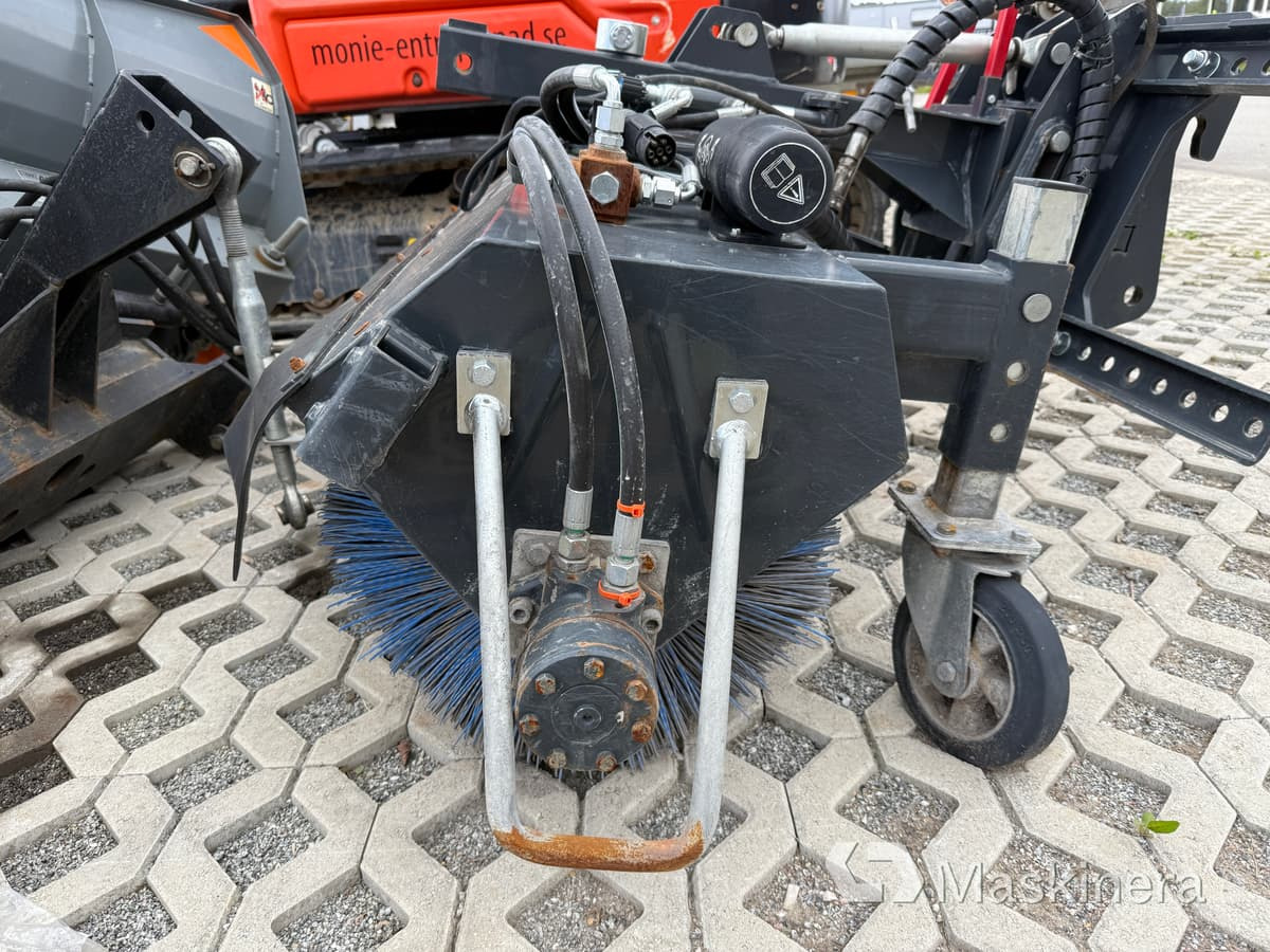 Sopvals Padagas FKM 150 - Подметально-уборочная машина: фото 5 Sopvals Padagas FKM 150 - Подметально-уборочная машина: фото 5