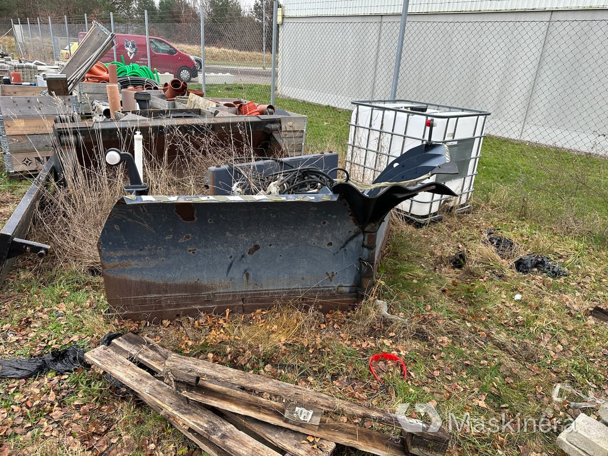 Vikplog Drivex VB 320 BM - Отвал для снега: фото 1 Vikplog Drivex VB 320 BM - Отвал для снега: фото 1