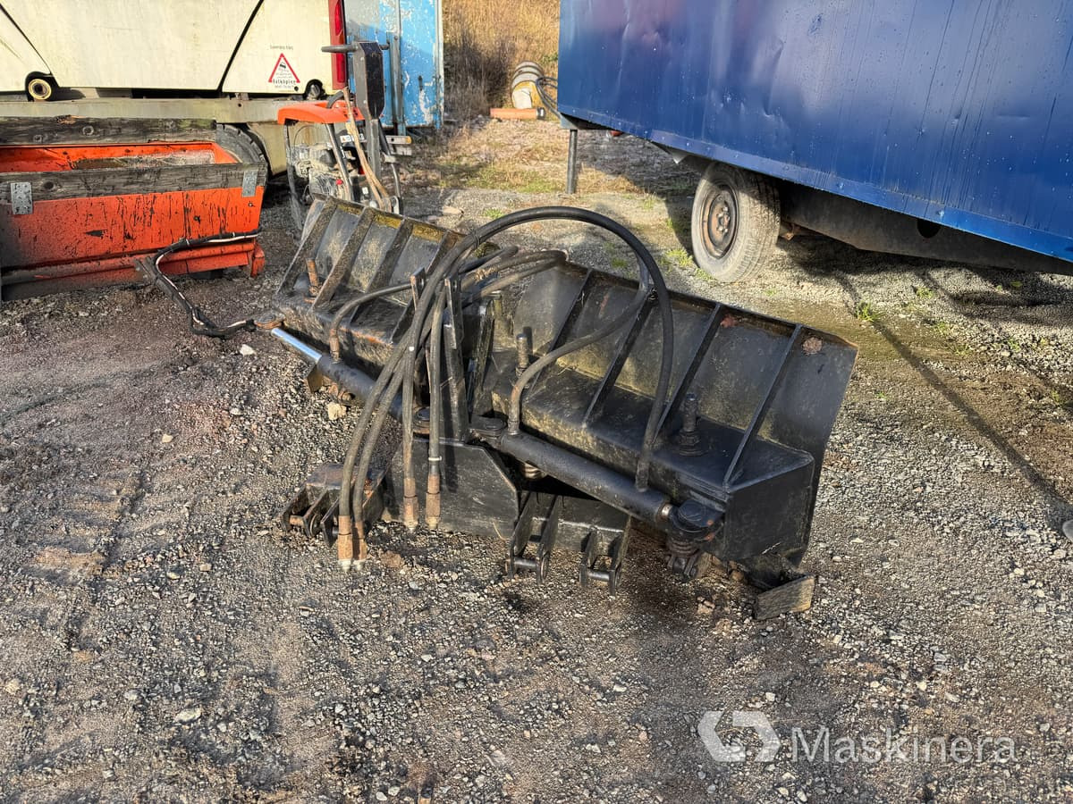 Vikplog / Snöblad 3-punktsfäste - Отвал для снега: фото 5 Vikplog / Snöblad 3-punktsfäste - Отвал для снега: фото 5