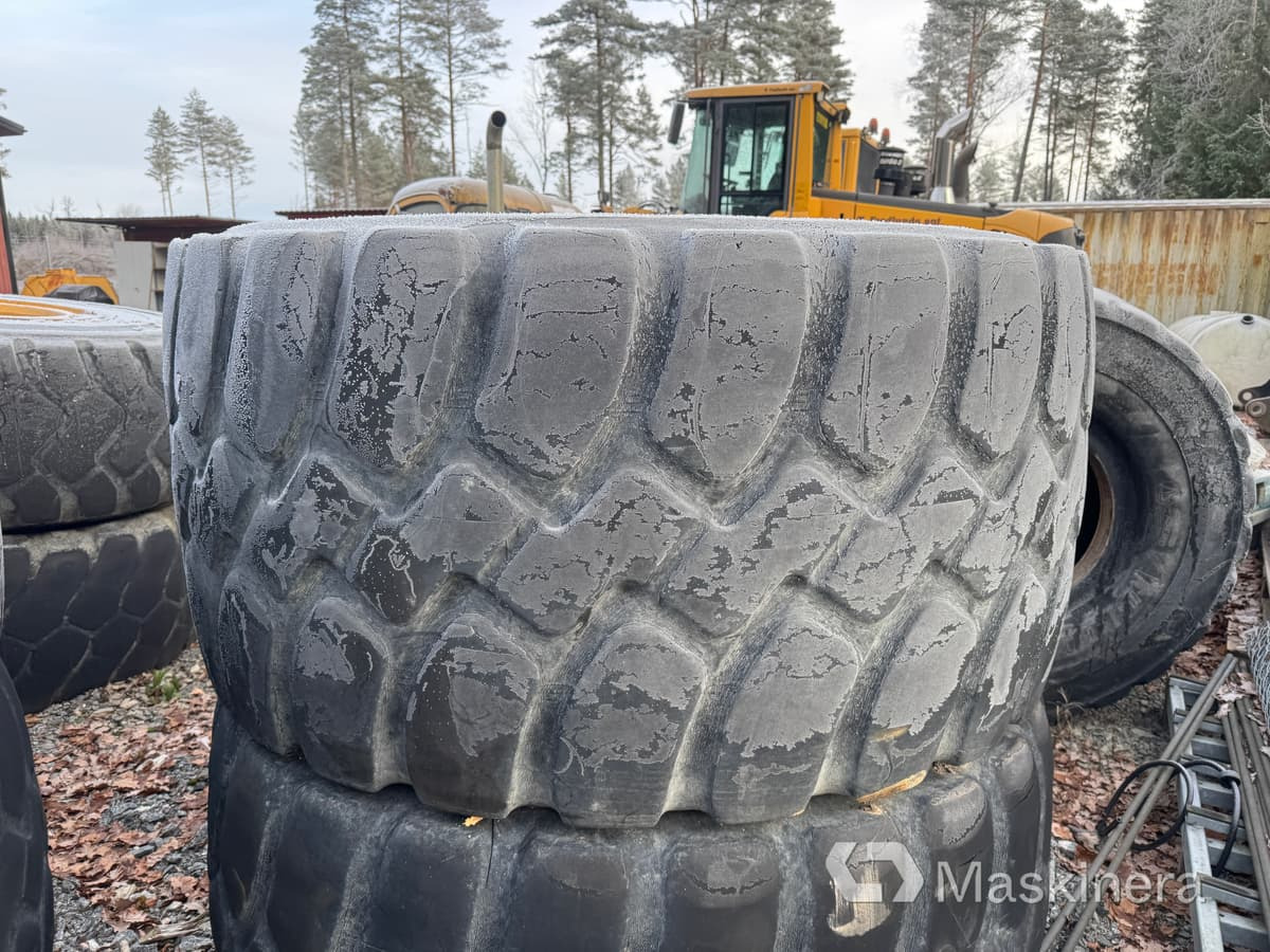 Volvo L150 Däck - Шина для Строительной техники: фото 1 Volvo L150 Däck - Шина для Строительной техники: фото 1