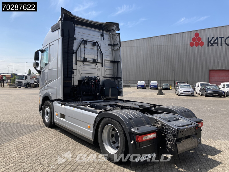 Volvo FH 460 4X2 2x Tanks VEB+ ACC I-Park Cool Navi Euro 6 - Тягач: фото 2 Volvo FH 460 4X2 2x Tanks VEB+ ACC I-Park Cool Navi Euro 6 - Тягач: фото 2