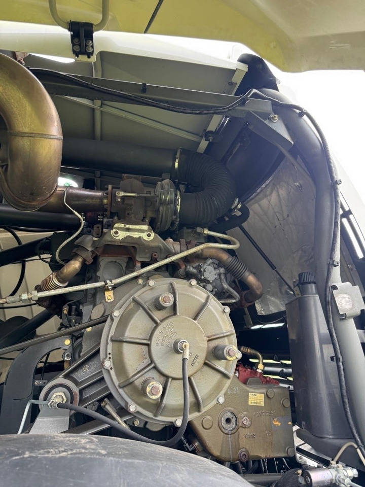 Кормоуборочный комбайн Claas Jaguar 950 Allrad + Claas Orbis 750: фото 16 Кормоуборочный комбайн Claas Jaguar 950 Allrad + Claas Orbis 750: фото 16