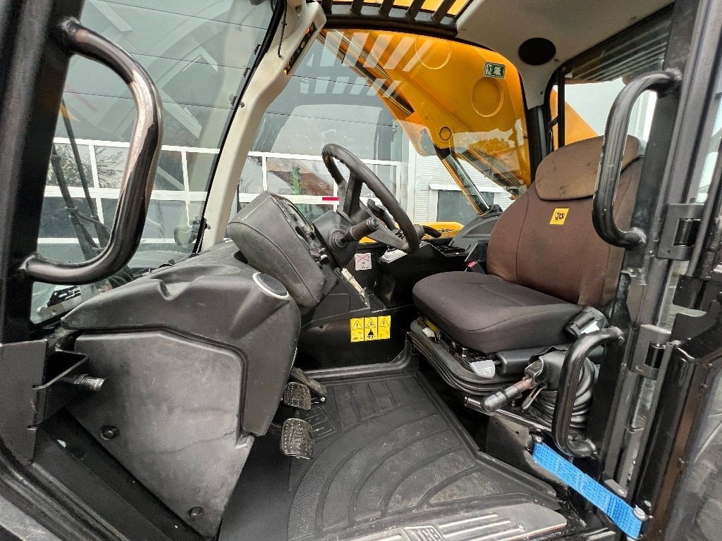 Телескопический погрузчик JCB 541-70 Agri Plus: фото 10