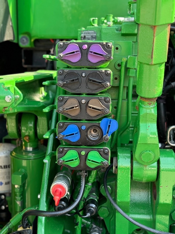 Трактор John Deere 8400 R: фото 11