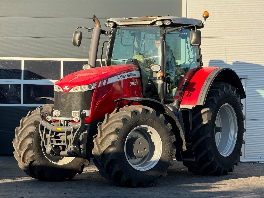 Massey Ferguson 8660 - Трактор: фото 1 Massey Ferguson 8660 - Трактор: фото 1