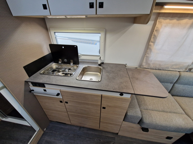 Новый Полуинтегрированный автодом Chausson 640 First Line Ford: фото 11