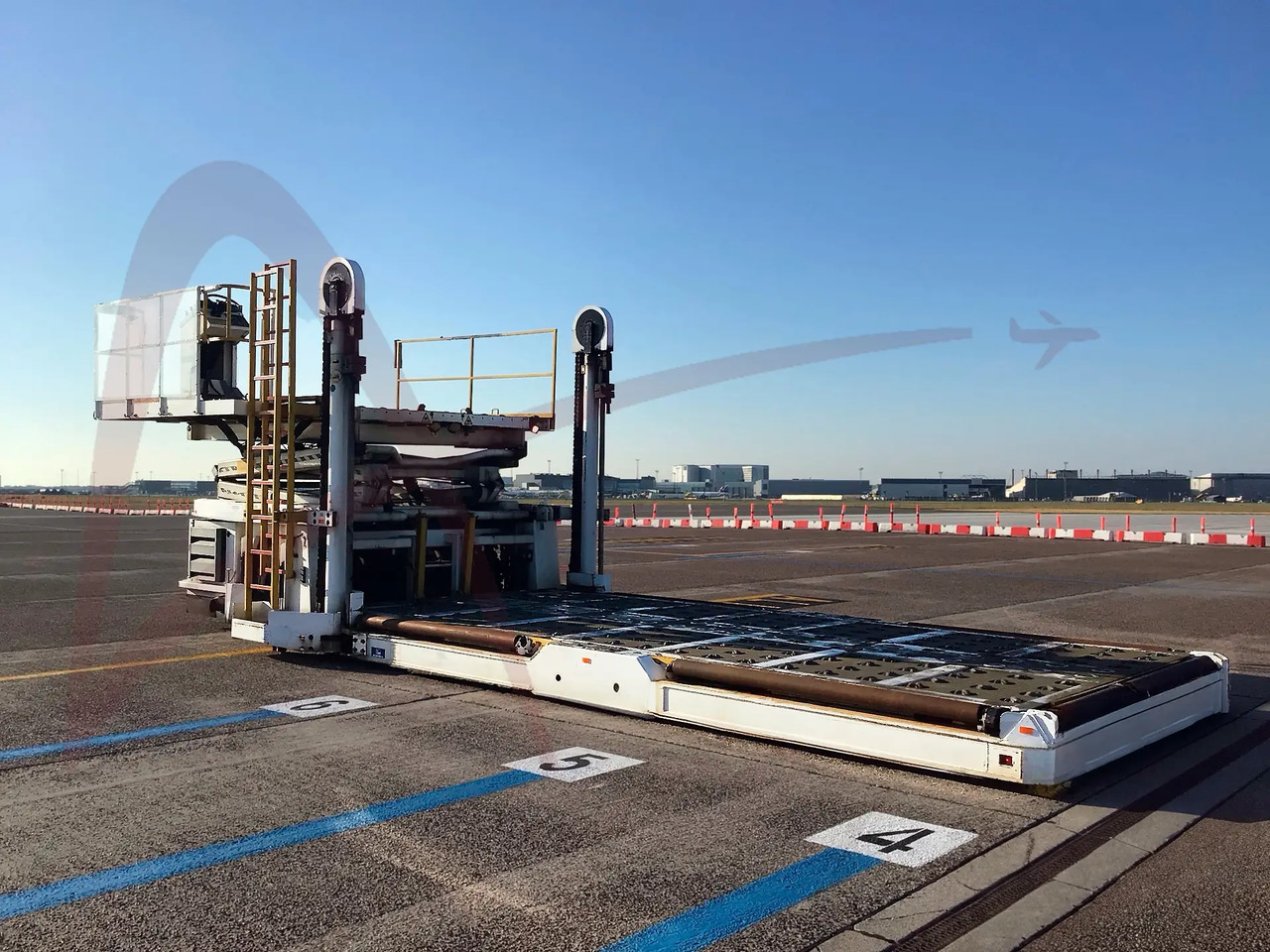 FMC COMMANDER 30H - Перегружатель контейнеров и паллет: фото 1 FMC COMMANDER 30H - Перегружатель контейнеров и паллет: фото 1