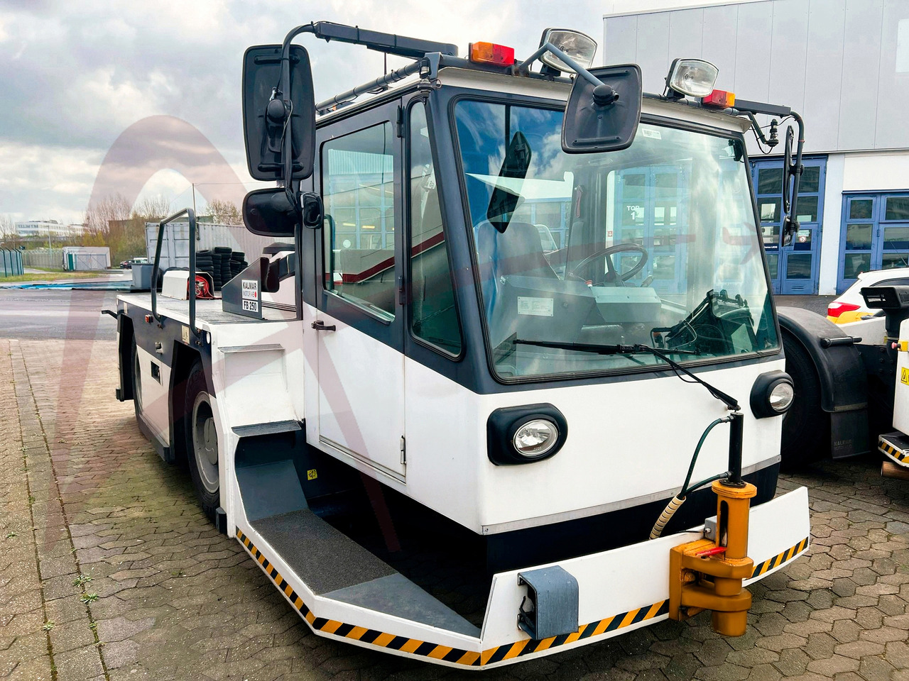 KALMAR MOTOR AB FB250 - Аэродромный тягач: фото 1 KALMAR MOTOR AB FB250 - Аэродромный тягач: фото 1