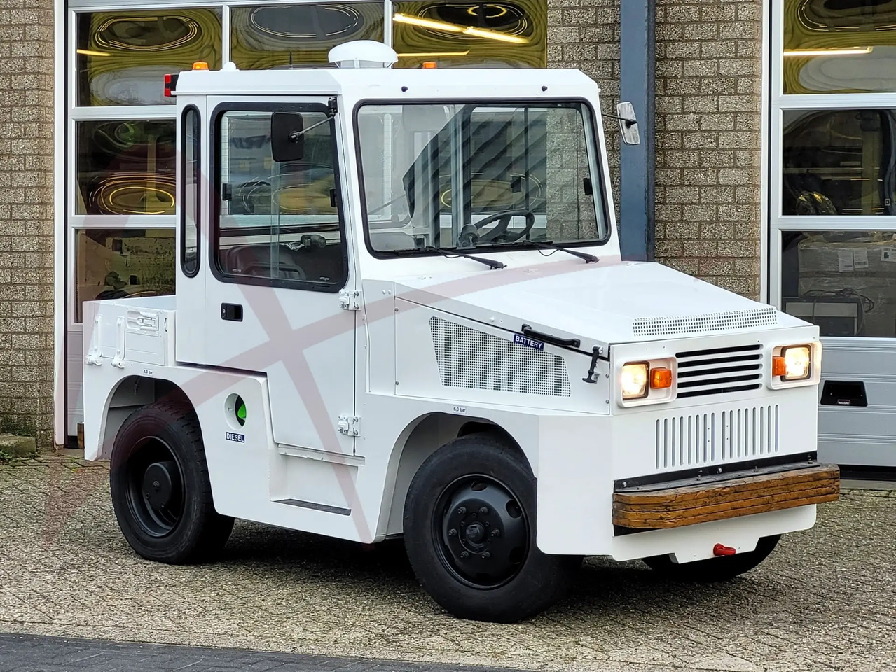 ROFAN ZD6 - Багажный тягач: фото 2 ROFAN ZD6 - Багажный тягач: фото 2