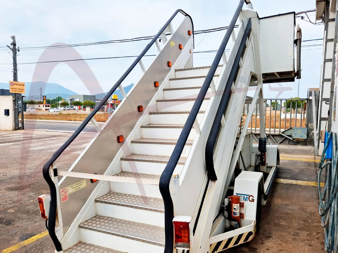 TEMG TG-2244 - Пассажирский трап: фото 2 TEMG TG-2244 - Пассажирский трап: фото 2