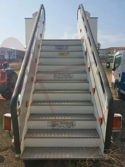 TEMG TG2244 - Пассажирский трап: фото 2 TEMG TG2244 - Пассажирский трап: фото 2