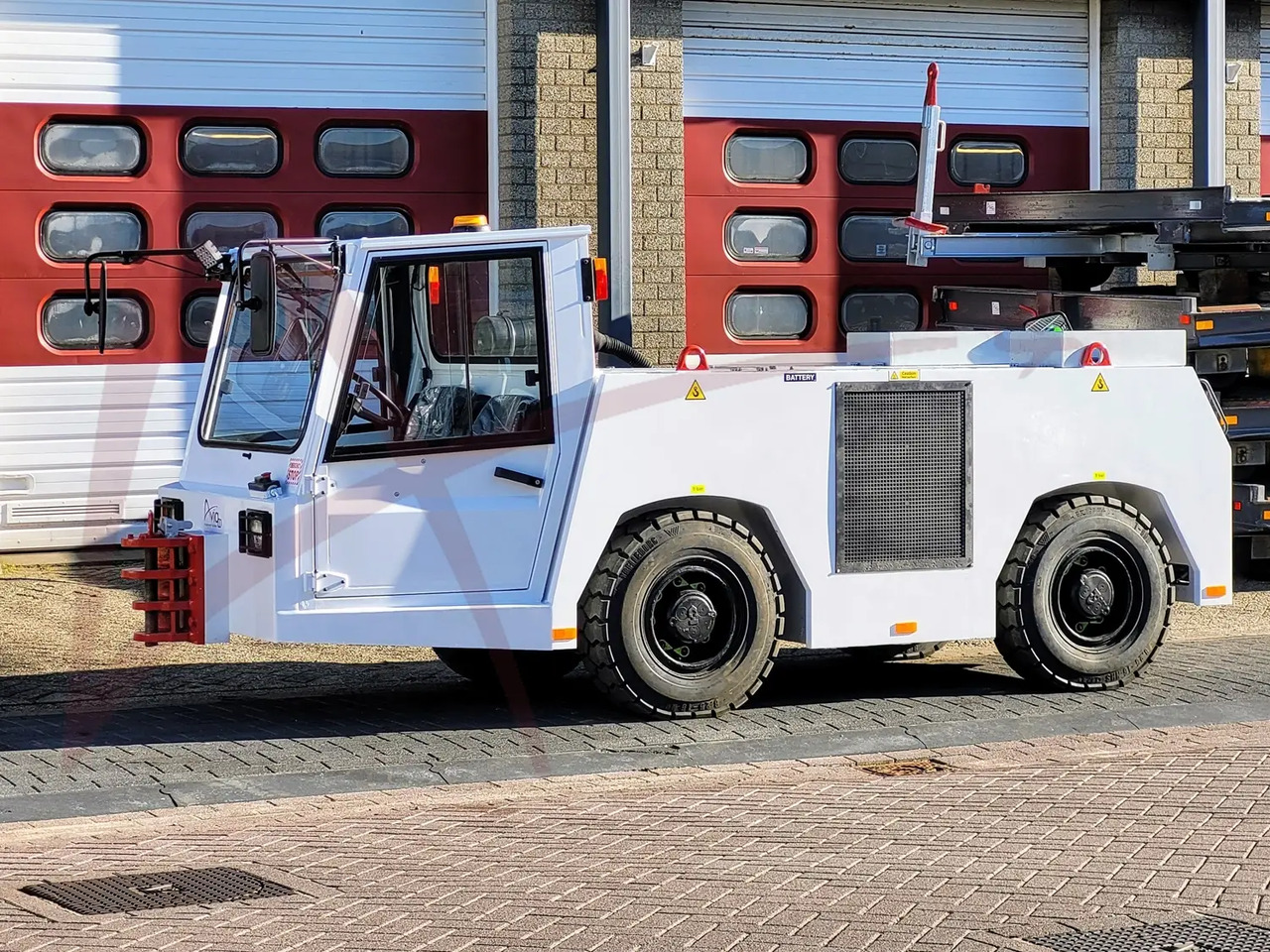TLD TMX-100 - Аэродромный тягач: фото 1 TLD TMX-100 - Аэродромный тягач: фото 1