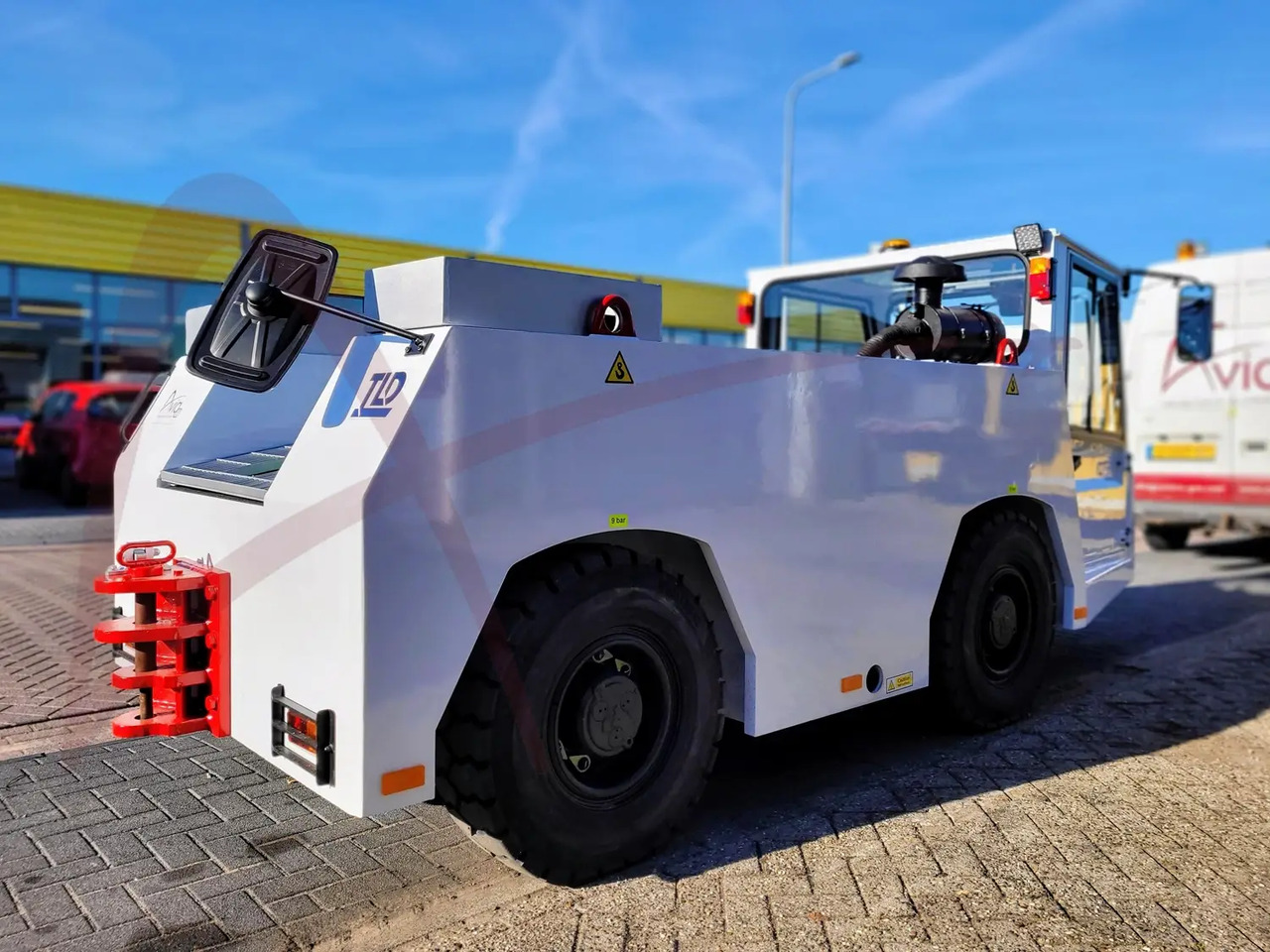 TLD TMX-100 - Аэродромный тягач: фото 2 TLD TMX-100 - Аэродромный тягач: фото 2
