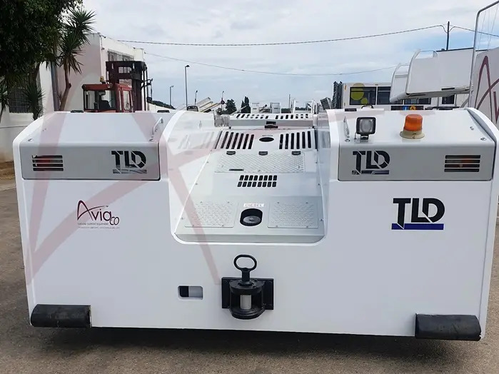 TLD TMX-450 - Аэродромный тягач: фото 4 TLD TMX-450 - Аэродромный тягач: фото 4