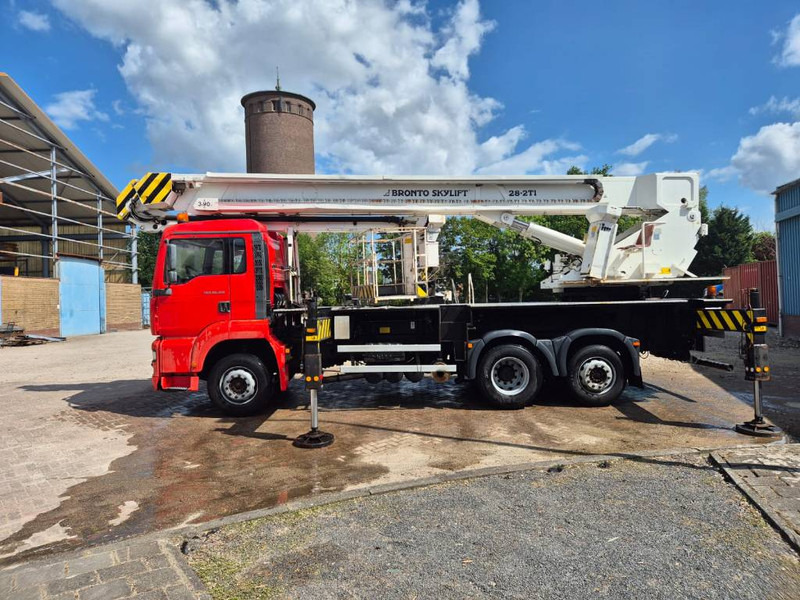 Bronto skylift 28-2T1 28 m hi lift hoogwerker MAN TGA 26. - Грузовик с подъемником: фото 4 Bronto skylift 28-2T1 28 m hi lift hoogwerker MAN TGA 26. - Грузовик с подъемником: фото 4