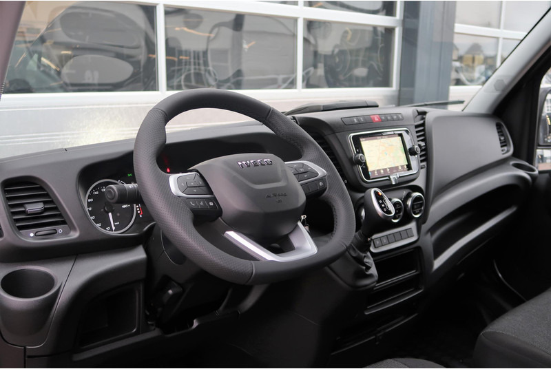 Iveco Daily 35S18HV 3.0 L2H2 BPM VRIJ/ AUT/ 2X SCHUIFDEUR/ CAMERA/ CRUISE/ CLIMA/ NAVI/ LED - Цельнометаллический фургон: фото 2 Iveco Daily 35S18HV 3.0 L2H2 BPM VRIJ/ AUT/ 2X SCHUIFDEUR/ CAMERA/ CRUISE/ CLIMA/ NAVI/ LED - Цельнометаллический фургон: фото 2
