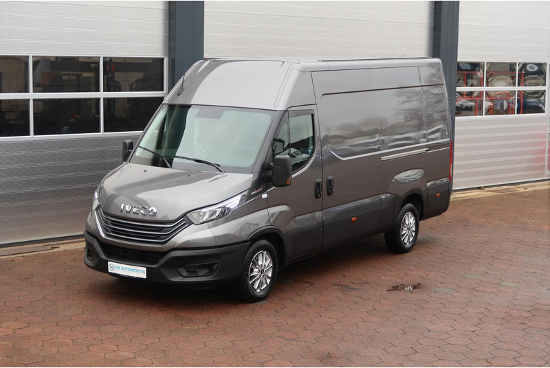 Iveco Daily 35S18HV 3.0 L2H2 BPM VRIJ/ AUT/ 2X SCHUIFDEUR/ CAMERA/ LED/ CRUISE/ CLIMA/ NAVI/ - Цельнометаллический фургон: фото 4 Iveco Daily 35S18HV 3.0 L2H2 BPM VRIJ/ AUT/ 2X SCHUIFDEUR/ CAMERA/ LED/ CRUISE/ CLIMA/ NAVI/ - Цельнометаллический фургон: фото 4