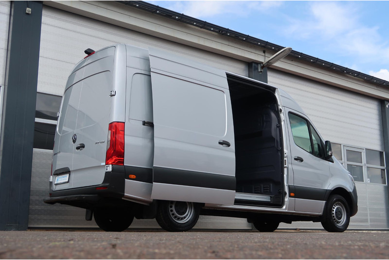 Mercedes-Benz Sprinter 317 1.9 CDI L2H2 AUT/ CAMERA/ LED/ CRUISE/ CLIMA/ MBUX - Цельнометаллический фургон: фото 4 Mercedes-Benz Sprinter 317 1.9 CDI L2H2 AUT/ CAMERA/ LED/ CRUISE/ CLIMA/ MBUX - Цельнометаллический фургон: фото 4