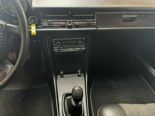 MERCEDES-BENZ 200 D/8 W115... - Седан: фото 5 MERCEDES-BENZ 200 D/8 W115... - Седан: фото 5