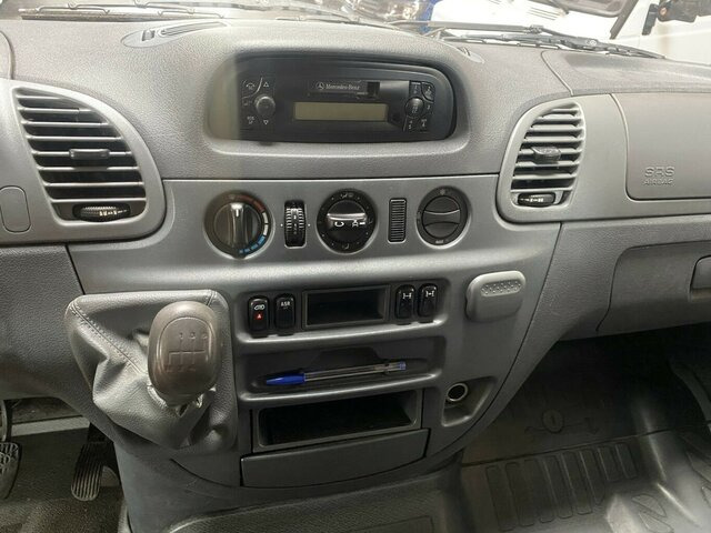 MERCEDES-BENZ Sprinter 313 CDI Doka 4x4 Allrad 1.Hand... - Тентованный фургон, Грузопассажирский фургон: фото 4 MERCEDES-BENZ Sprinter 313 CDI Doka 4x4 Allrad 1.Hand... - Тентованный фургон, Грузопассажирский фургон: фото 4