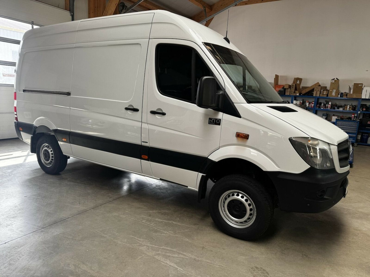 Mercedes-Benz Sprinter 319 CDI 4x4 3.0 V6 Untersetzung 1a! - Кастенваген: фото 4 Mercedes-Benz Sprinter 319 CDI 4x4 3.0 V6 Untersetzung 1a! - Кастенваген: фото 4