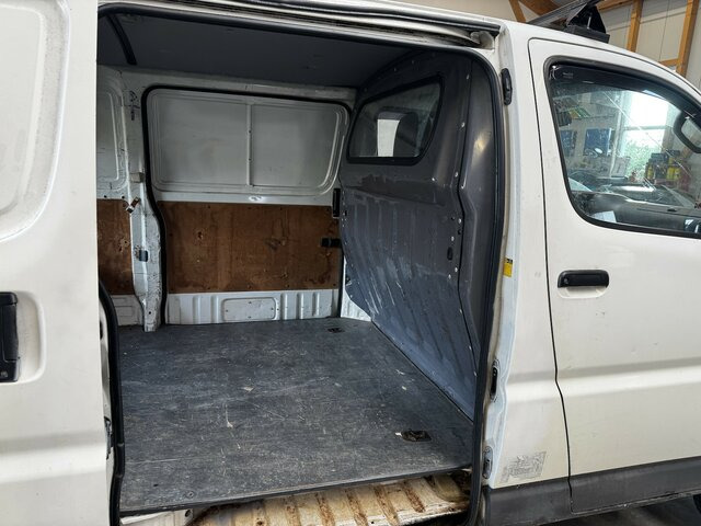 TOYOTA HiAce 2.5TD Kasten lang 4WD 4x4... - Цельнометаллический фургон: фото 5 TOYOTA HiAce 2.5TD Kasten lang 4WD 4x4... - Цельнометаллический фургон: фото 5