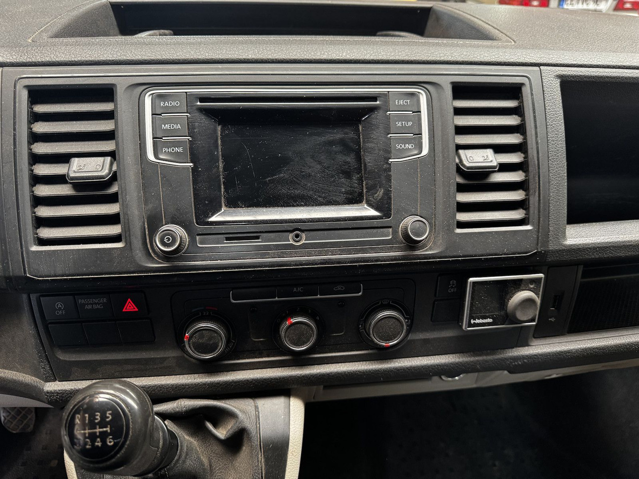 Малотоннажный бортовой грузовик, Грузопассажирский фургон Volkswagen T6 Doka 2.0 TDI 4Motion Klima Webasto: фото 14