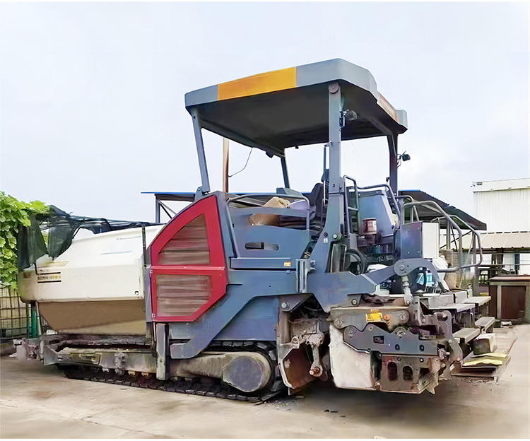 DYNAPAC F3030 Used Asphalt Paver For Sale - Асфальтоукладчик: фото 1 DYNAPAC F3030 Used Asphalt Paver For Sale - Асфальтоукладчик: фото 1