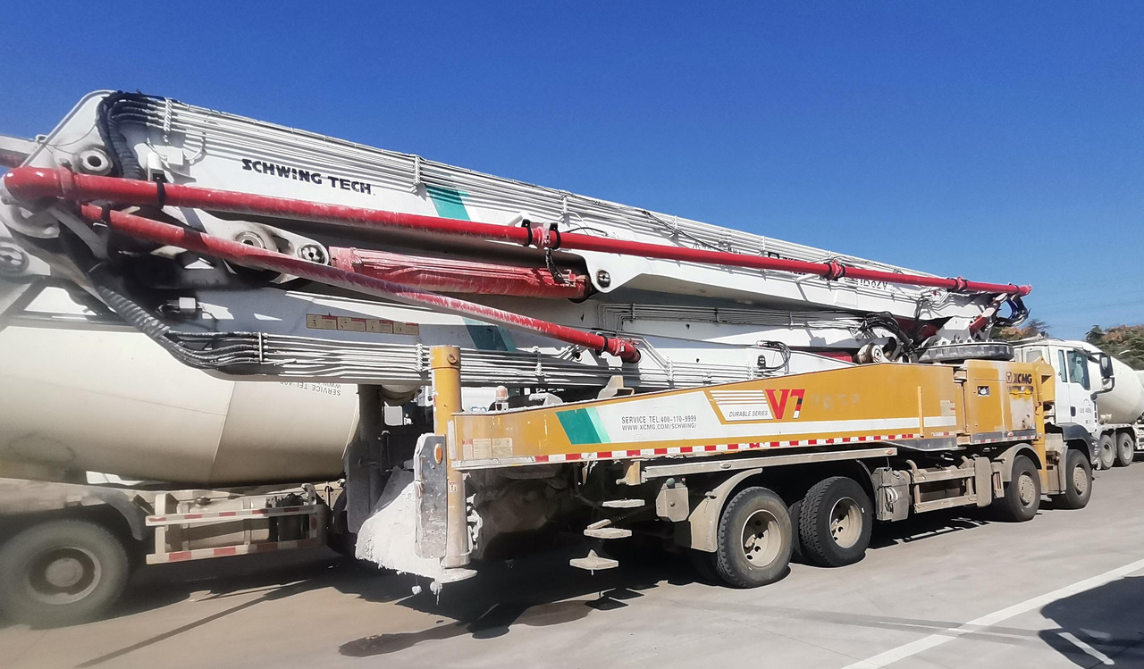 XCMG Factory Second Hand Hydraulic Concrete Pump HB62V 62m Cement Punp Truck For Sale - Автобетононасос: фото 3 XCMG Factory Second Hand Hydraulic Concrete Pump HB62V 62m Cement Punp Truck For Sale - Автобетононасос: фото 3
