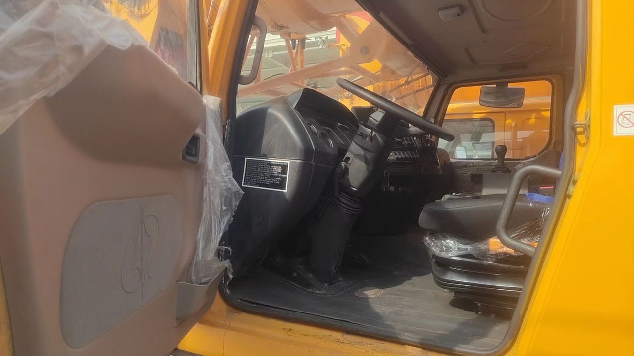 Вседорожный кран XCMG Factory Second Hand Mobile Truck Crane QAY200 200 Ton  All Terrain Cranes In Good Condition: фото 6