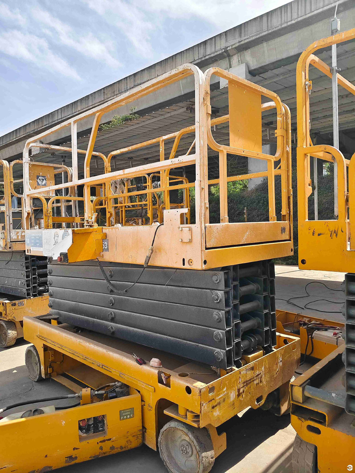 XCMG GTJZ1412 14m diesel hydraulic used scissor lift platform - Ножничный подъемник: фото 3 XCMG GTJZ1412 14m diesel hydraulic used scissor lift platform - Ножничный подъемник: фото 3