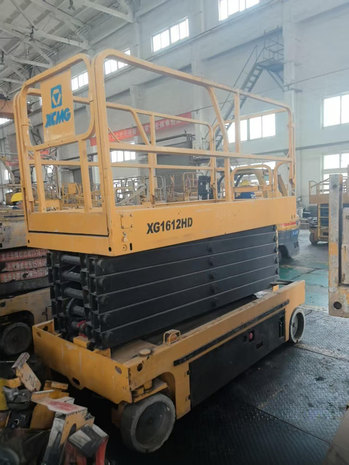 XCMG GTJZ1412 14m diesel used scissor lift portable work platform - Ножничный подъемник: фото 3 XCMG GTJZ1412 14m diesel used scissor lift portable work platform - Ножничный подъемник: фото 3