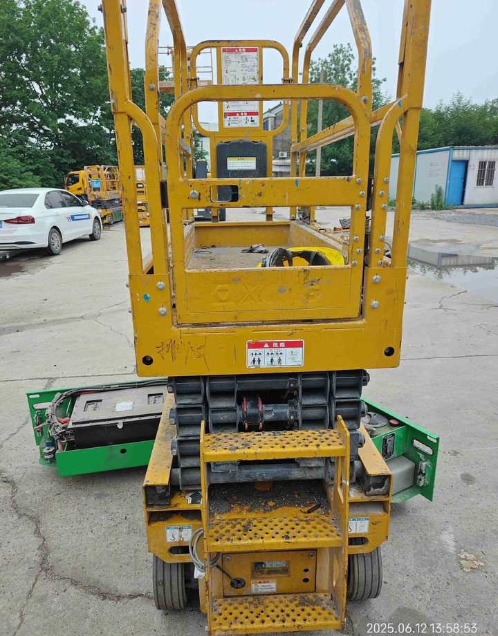 XCMG Lithium battery 8m second hand scissor lift XG0807HD-Li price - Ножничный подъемник: фото 3 XCMG Lithium battery 8m second hand scissor lift XG0807HD-Li price - Ножничный подъемник: фото 3