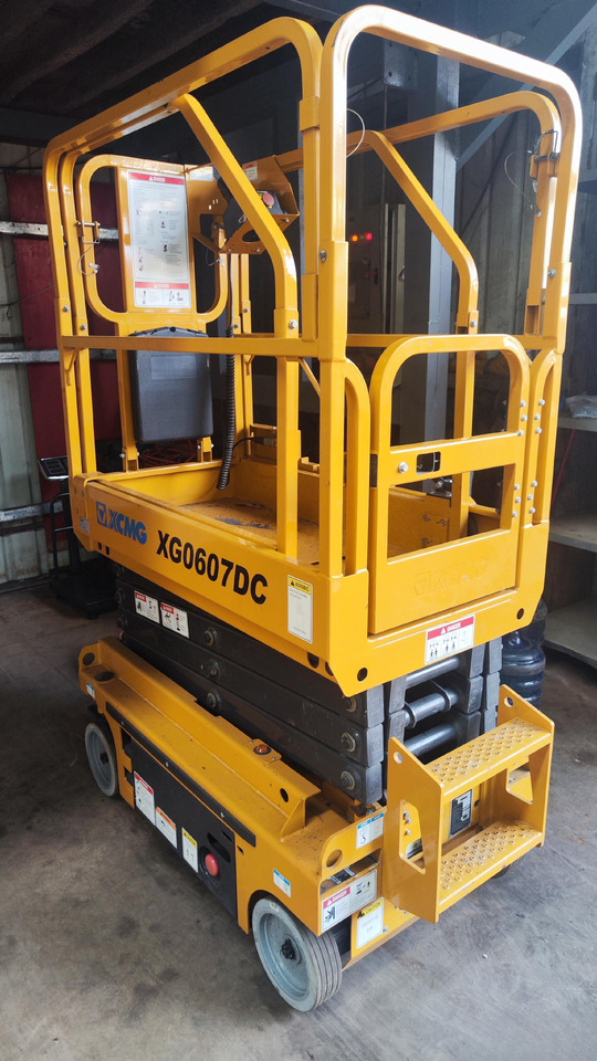 XCMG XG0607DC 6m diesel wheeled scissor lift for sale - Ножничный подъемник: фото 3 XCMG XG0607DC 6m diesel wheeled scissor lift for sale - Ножничный подъемник: фото 3
