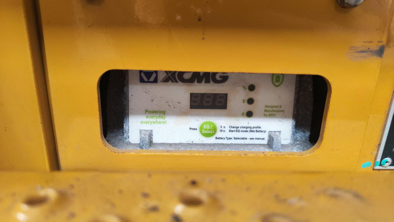 XCMG XG0607DC 6m diesel wheeled scissor lift for sale - Ножничный подъемник: фото 2 XCMG XG0607DC 6m diesel wheeled scissor lift for sale - Ножничный подъемник: фото 2