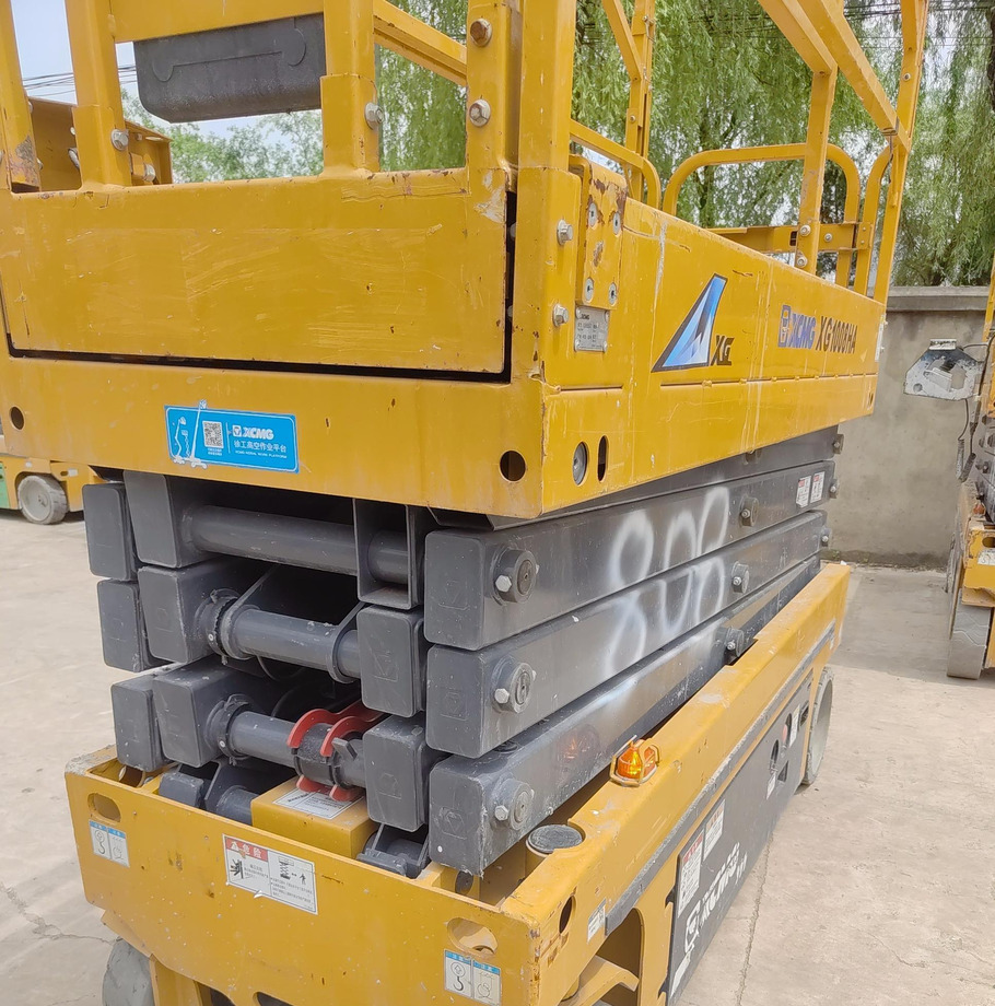 XCMG XG1008HA 10m used lifting machine platform scissor lift - Ножничный подъемник: фото 4 XCMG XG1008HA 10m used lifting machine platform scissor lift - Ножничный подъемник: фото 4