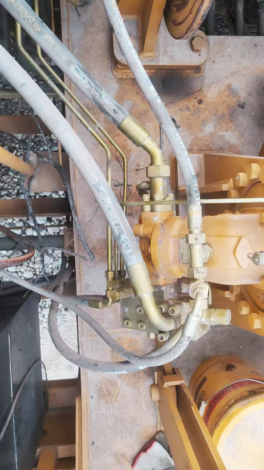 XCMG XGC55 55ton used small crawler crane price - Гусеничный кран: фото 3 XCMG XGC55 55ton used small crawler crane price - Гусеничный кран: фото 3