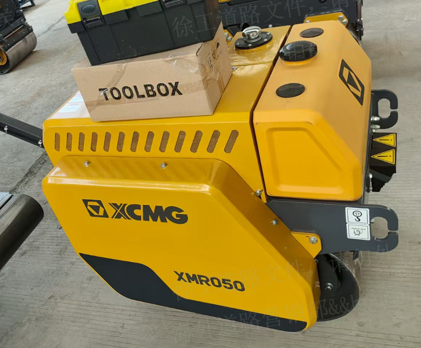 XCMG XMR050 small double mini vibration drum vibratory road roller price - Каток тротуарный: фото 4 XCMG XMR050 small double mini vibration drum vibratory road roller price - Каток тротуарный: фото 4