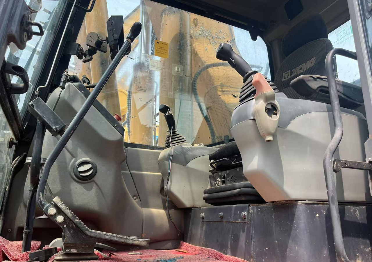 XCMG XR220D mobile crawler rotary drilling rig 25m - Буровая машина: фото 3 XCMG XR220D mobile crawler rotary drilling rig 25m - Буровая машина: фото 3