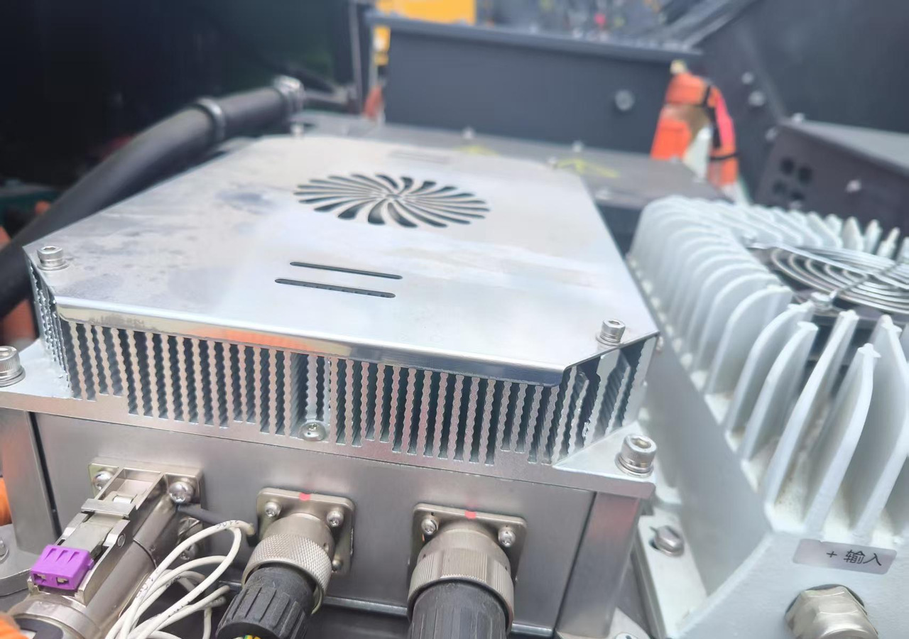 XCMG official used electric small cold milling machine Xm505ep 500mm width - Дорожная фреза: фото 3 XCMG official used electric small cold milling machine Xm505ep 500mm width - Дорожная фреза: фото 3