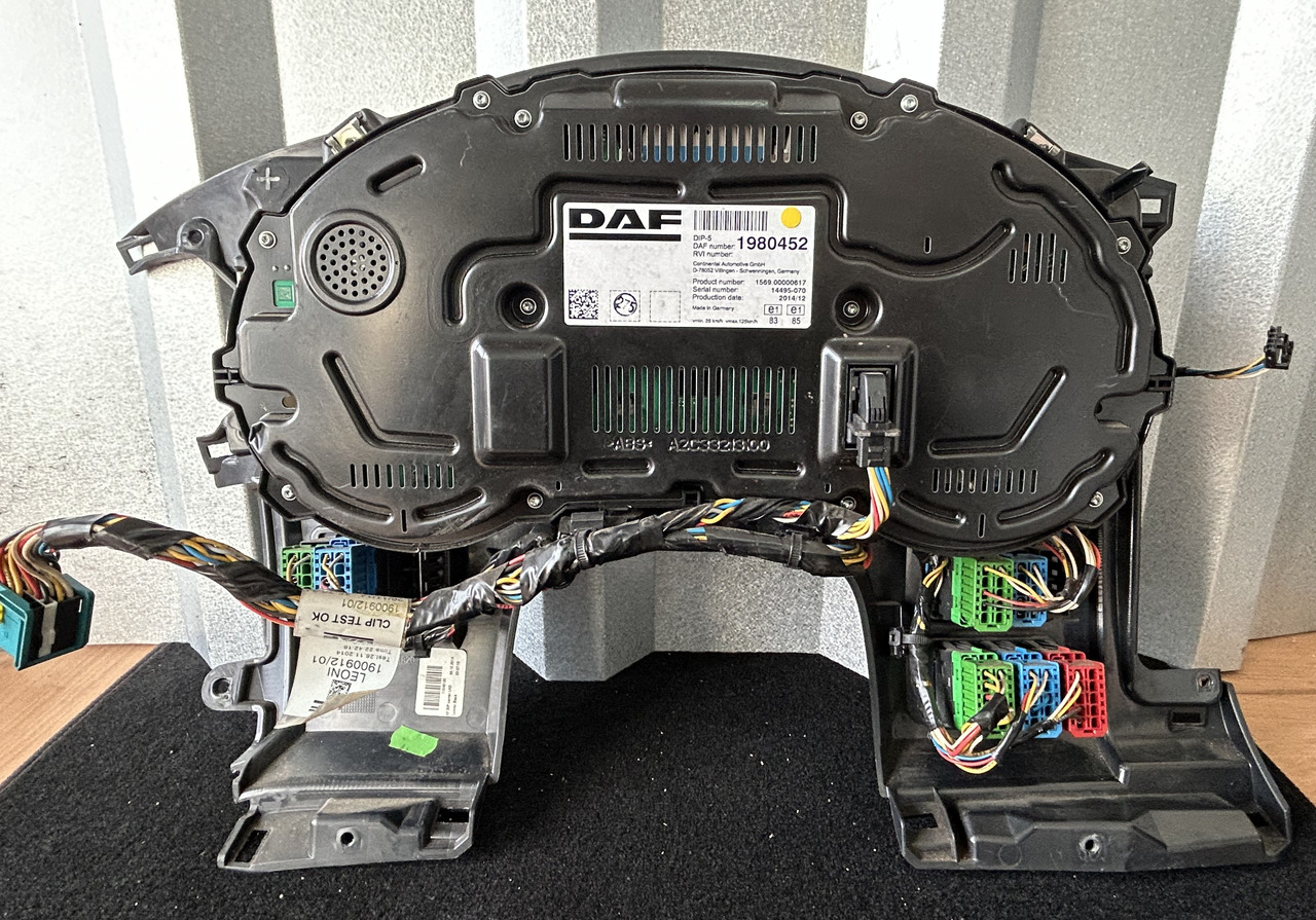 DAF COUNTER CLOCK + HARNESS + CONSOLE DAF XF 106 1980452 + 1900912 + 1951834 - Приборная панель: фото 2 DAF COUNTER CLOCK + HARNESS + CONSOLE DAF XF 106 1980452 + 1900912 + 1951834 - Приборная панель: фото 2