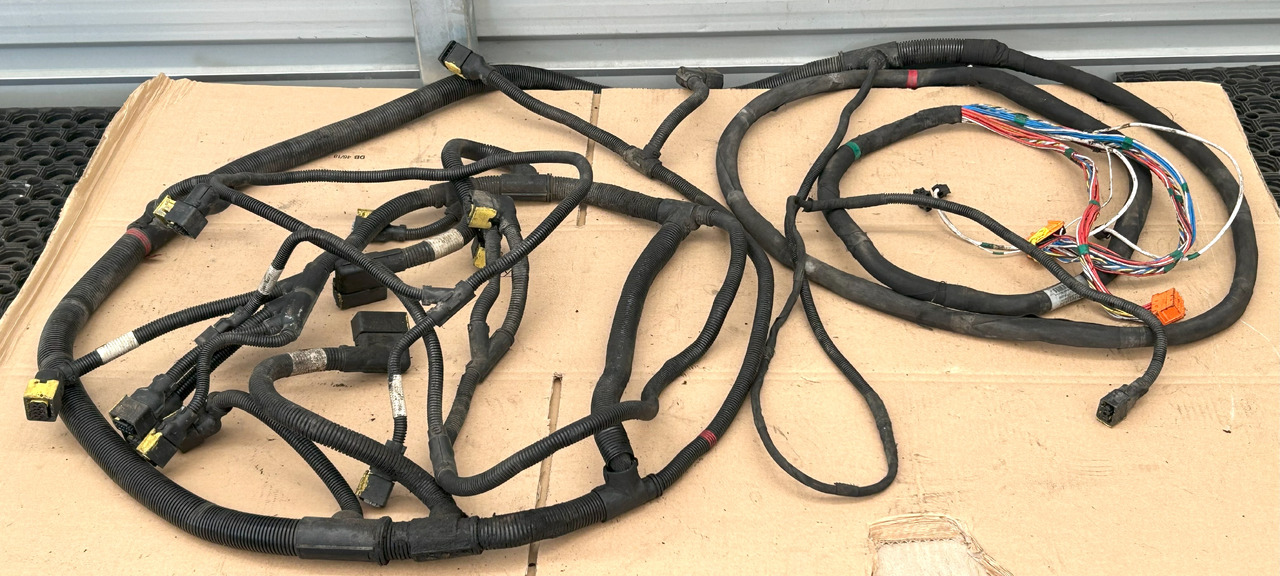 DAF XF 106 CHASSIS MAIN ELECTRICAL HARNESS - Кабели/ Провода: фото 1 DAF XF 106 CHASSIS MAIN ELECTRICAL HARNESS - Кабели/ Провода: фото 1